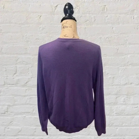 Lands End V-Neck Sweater - Picture 4 of 5